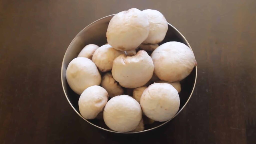 Очищенные шампиньоны