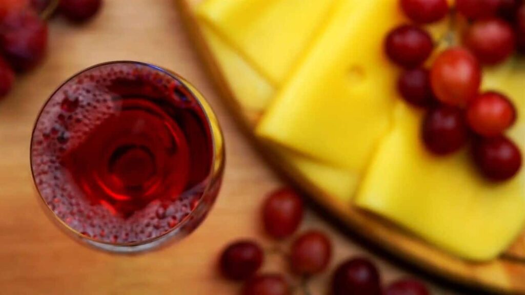 Бокал красного вина