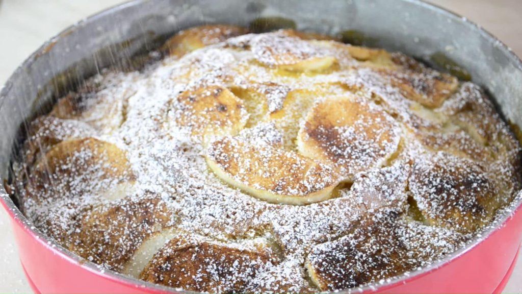 Пирог на кефире с яблоками — пошаговый рецепт, шаг 8