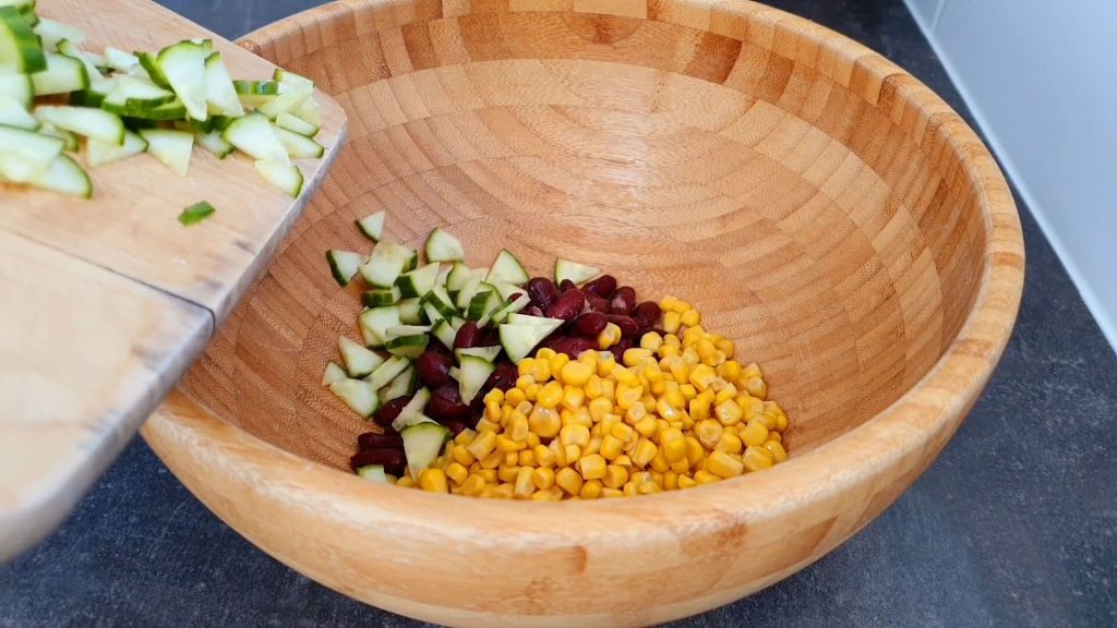 Салат из красной фасоли — пошаговый рецепт, шаг 2