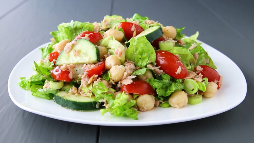 Салат с тунцем — пошаговый рецепт, шаг 4