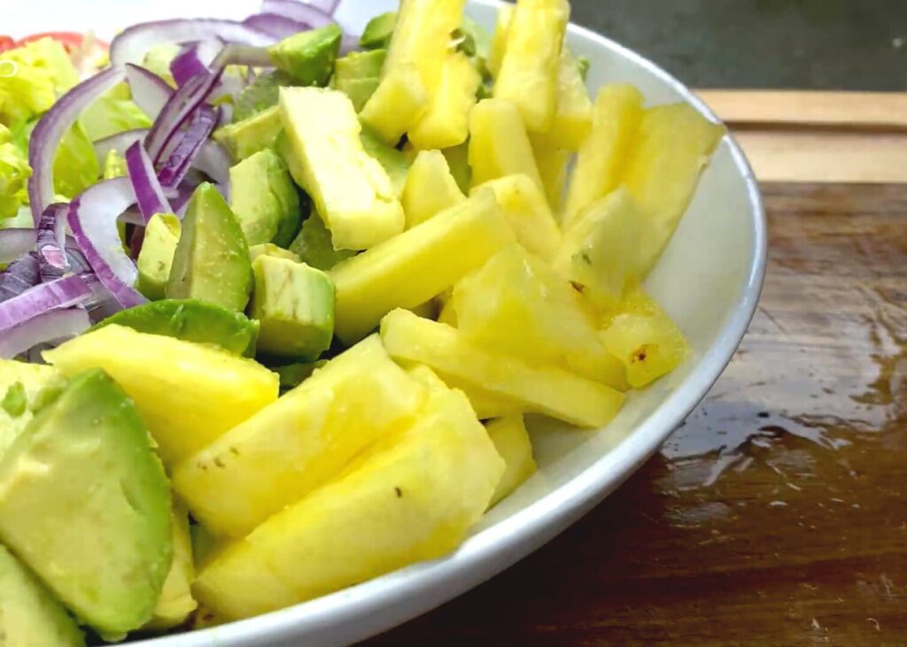 Салат с креветками и авокадо — пошаговый рецепт, шаг 8