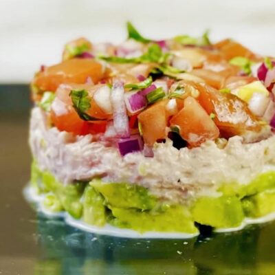 Салат с тунцом и авокадо - пошаговый рецепт, основное фото