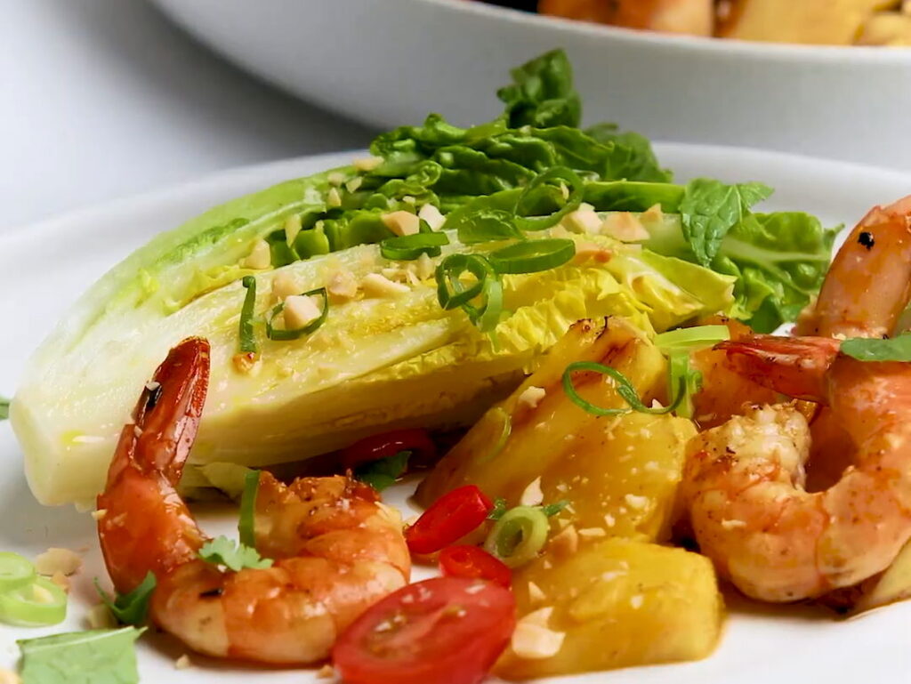 Салат с креветками и ананасом — пошаговый рецепт, шаг 4
