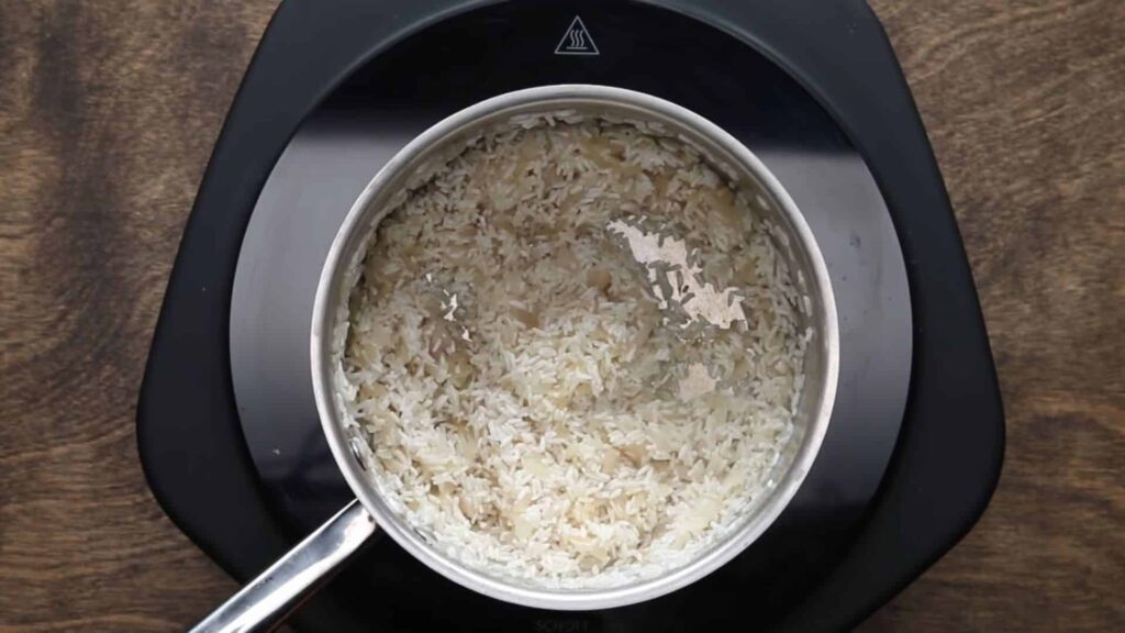 Как варить рис на плите