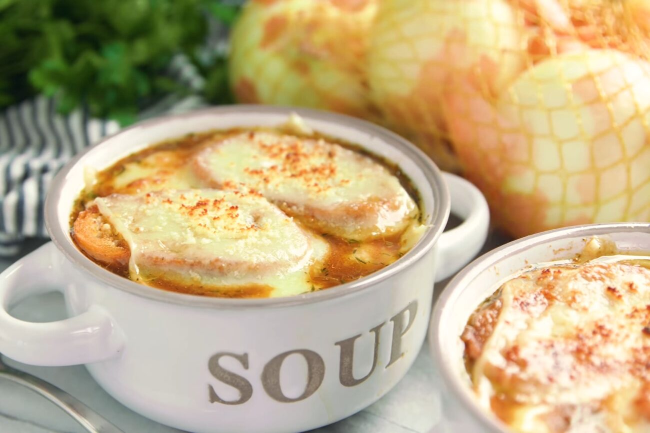 Луковый суп — пошаговый рецепт, основное фото