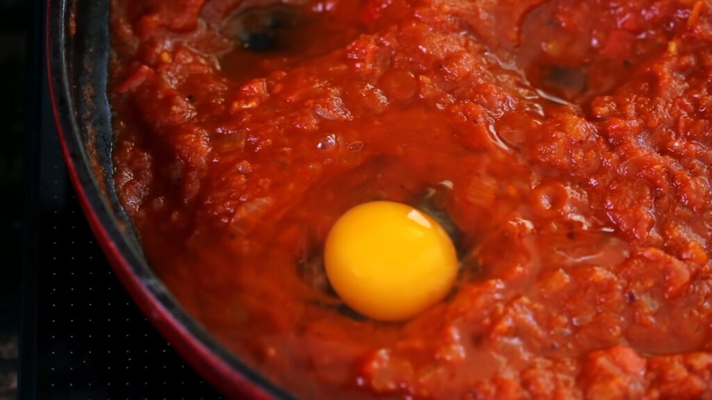 Шакшука — recipe steps, step 4