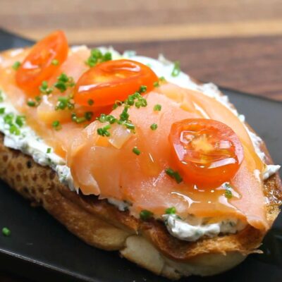 Брускетта с семгой — пошаговый рецепт, основное фото