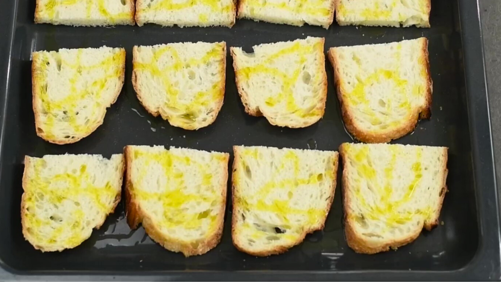 Брускетта с тунцом — recipe steps, step 1