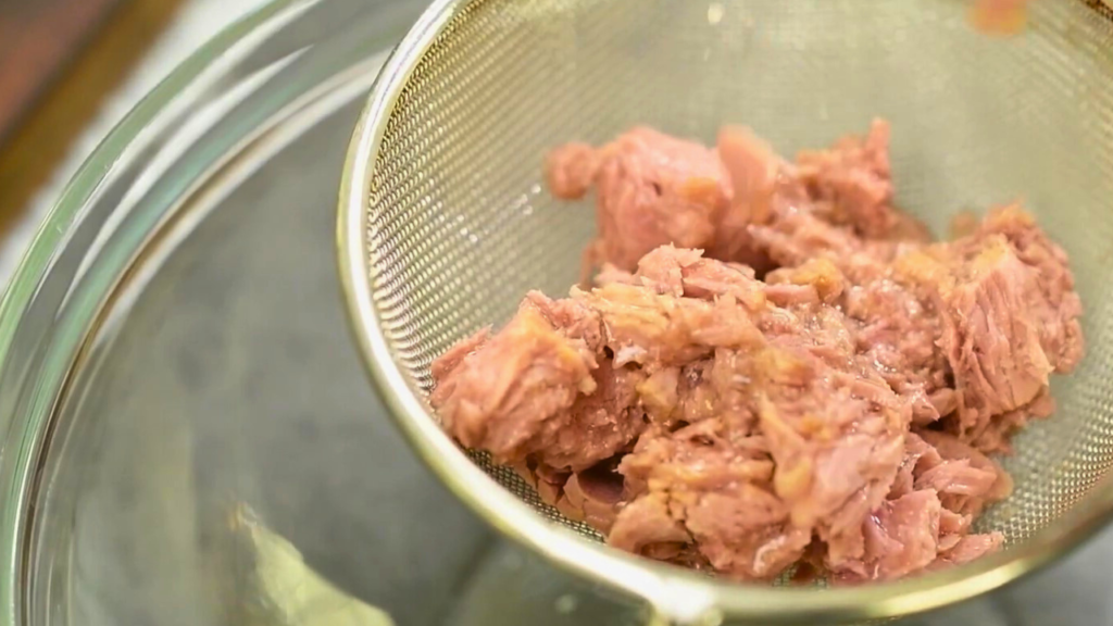 Брускетта с тунцом — recipe steps, step 4