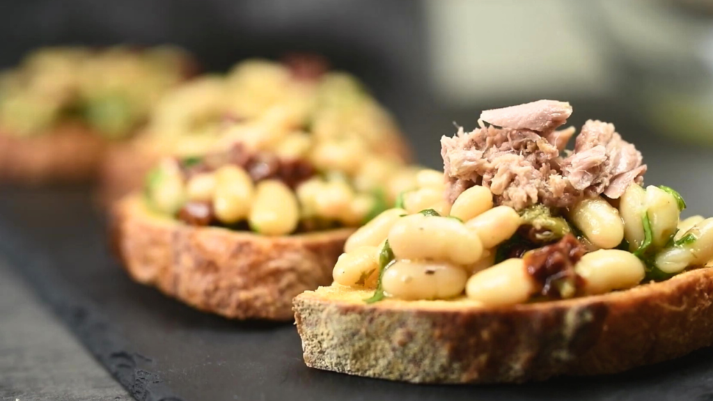 Брускетта с тунцом — recipe steps, step 7