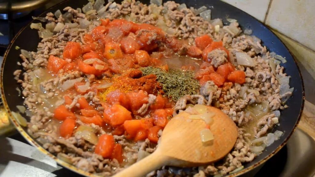 Гнезда из макарон с фаршем — recipe steps, step 4