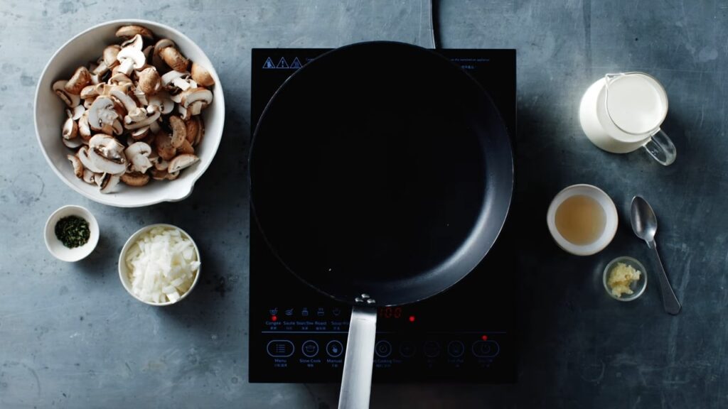 Грибной соус — recipe steps, step 1