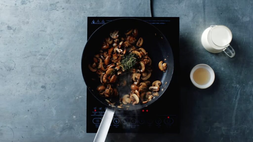 Грибной соус — recipe steps, step 4