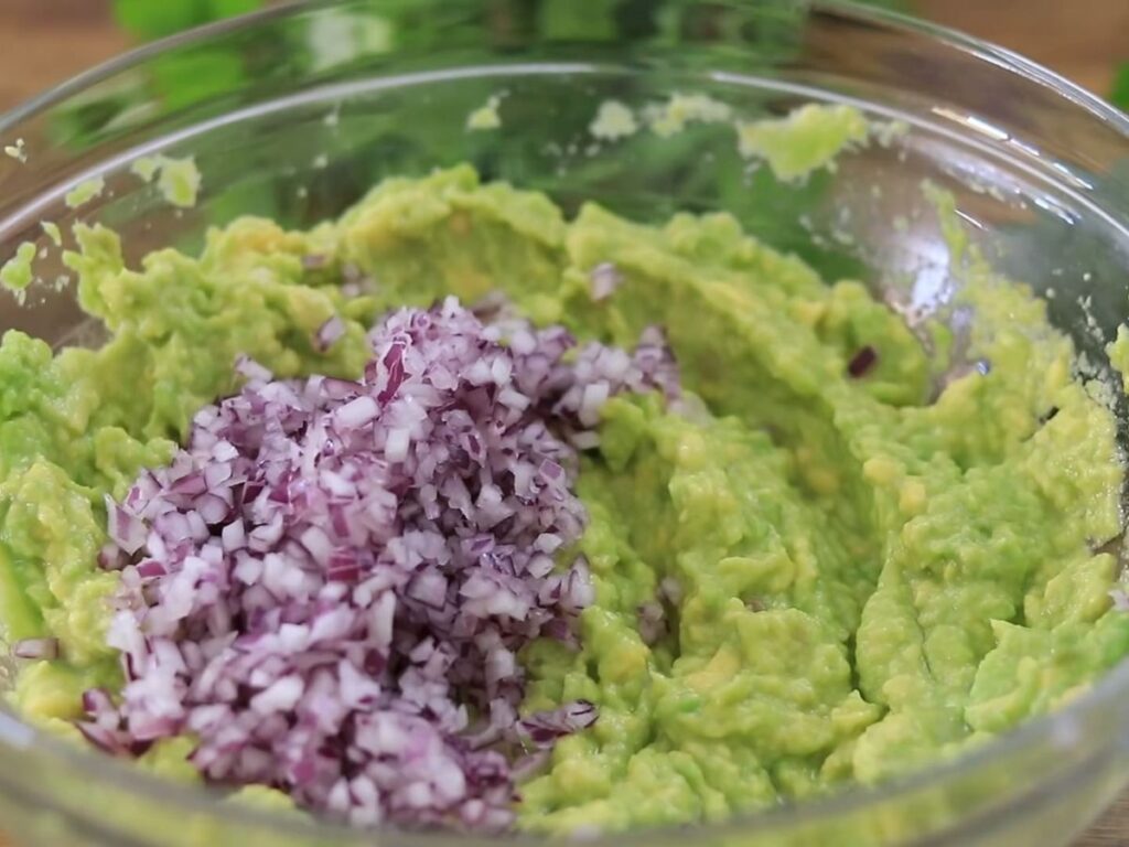 Гуакамоле — recipe steps, step 2