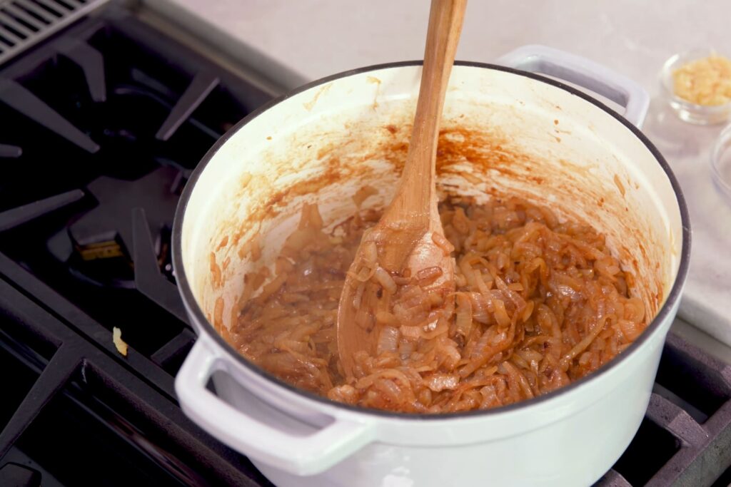 Луковый суп — recipe steps, step 2