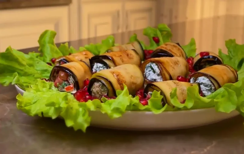 Roli-is-baklajanov-osnovnoe-foto