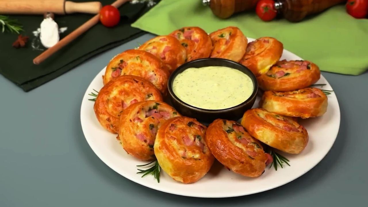 Рулетики из слоеного теста — recipe steps, main photo