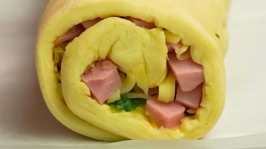 Рулетики из слоеного теста — recipe steps, step 4