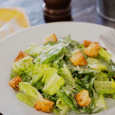 Салат с сухариками — пошаговый рецепт, основное фото