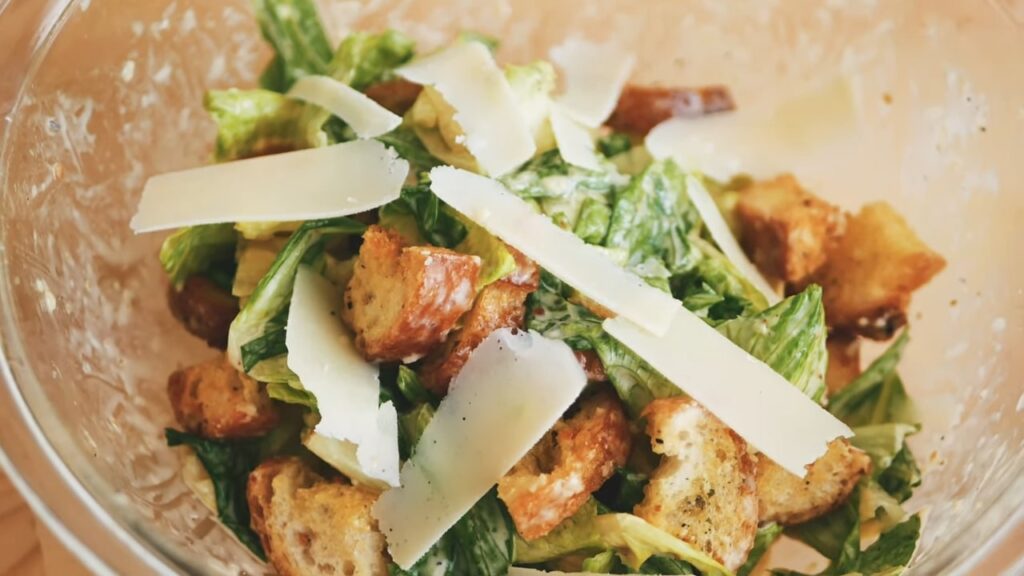 Салат с сухариками — recipe steps, step 4