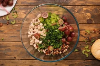 Salat-s-vinogradom-Shag-3