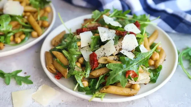 Салат з в’яленими помідорами