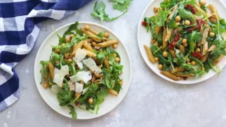 Salat-s-vyalenymi-pomidorami-SHag-4