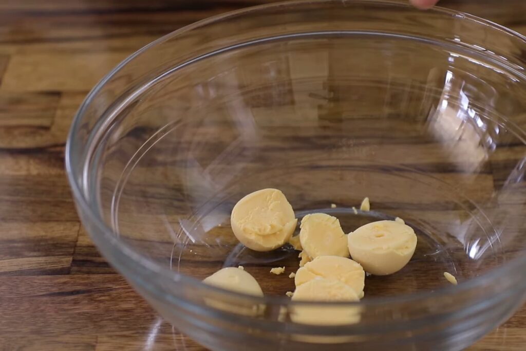 Яйца фаршированные — recipe steps, step 3