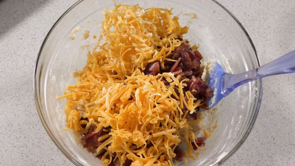 Маффины с беконом и сыром — recipe steps, step 3