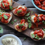 Брускетта с вялеными томатами