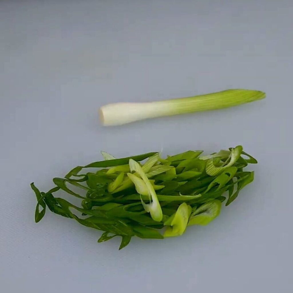 Брускетты с копченым лососем — recipe steps, step 1