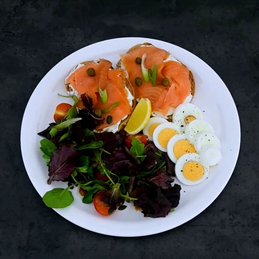 Брускетты с копченым лососем — recipe steps, step 7