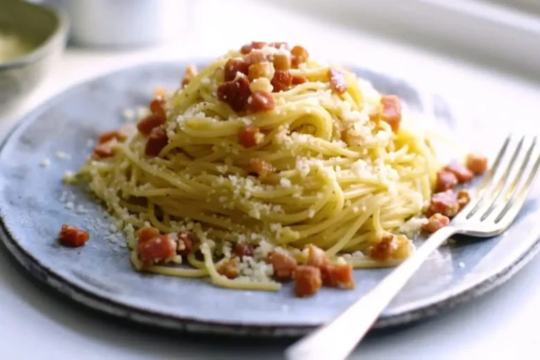 pasta-karbonara-osnovnoe-foto