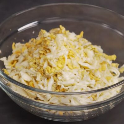 Салат с печенью трески — recipe steps, step 2