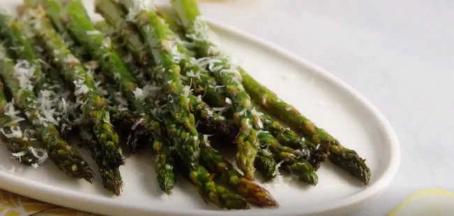 Запечена спаржа
