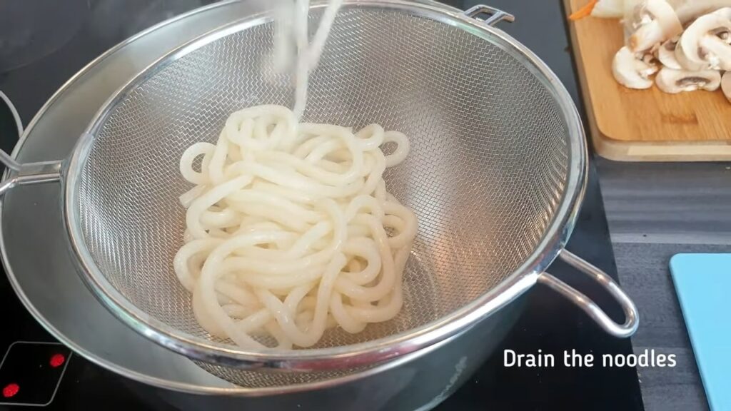 Удон с морепродуктами — recipe steps, step 2