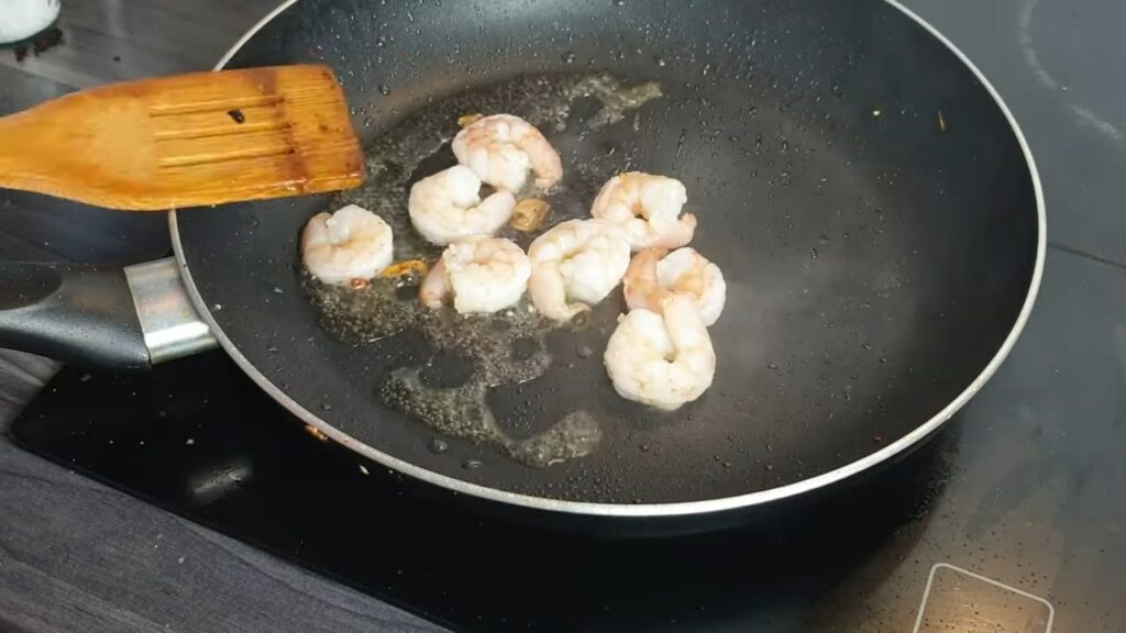 Удон с морепродуктами — recipe steps, step 5