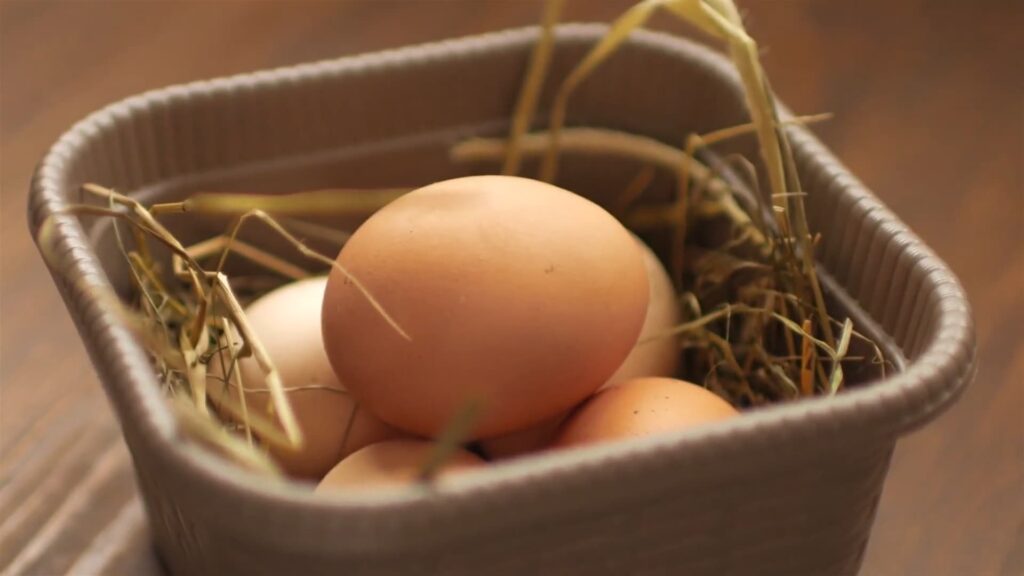 Куриные яйца