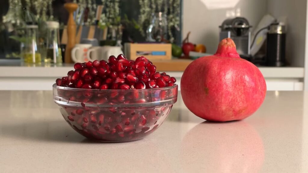 Спелый гранат