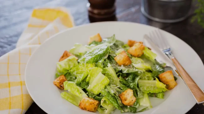 Салат із сухариками