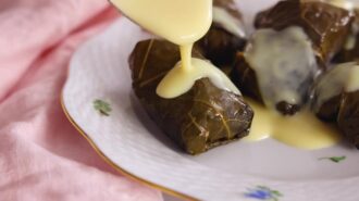 Долма с мясом и рисом — шаг 4: Смешиваем начинку