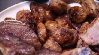 Локро — аргентинское мясное рагу — шаг 1: Обжариваем мясо