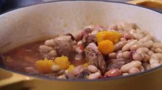 Локро — аргентинское мясное рагу — шаг 6: Добавляем фасоль