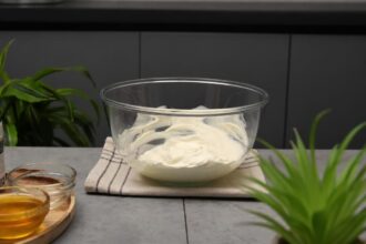 Морковный пирог с овсяной мукой без сахара — шаг 11: Готовим крем