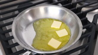 Суп из красной чечевицы по-турецки &mdash; шаг 6: Готовим масло с перцем алеппо